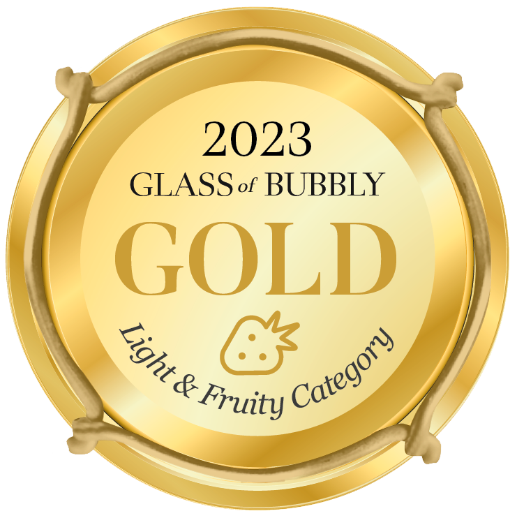 2023 Gold light and fruity - glass of bubbly